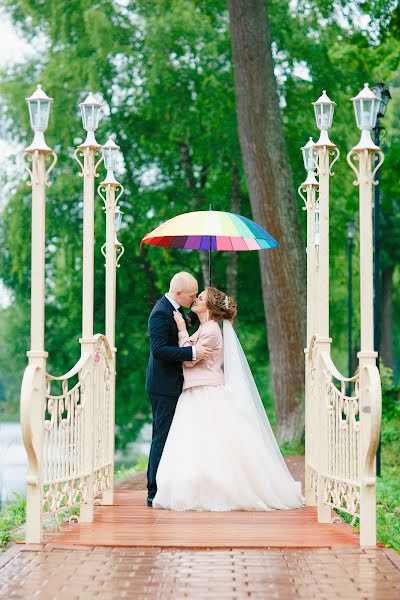 Fotógrafo de casamento Olga Vasileva (olgakapelka). Foto de 7 de agosto 2017