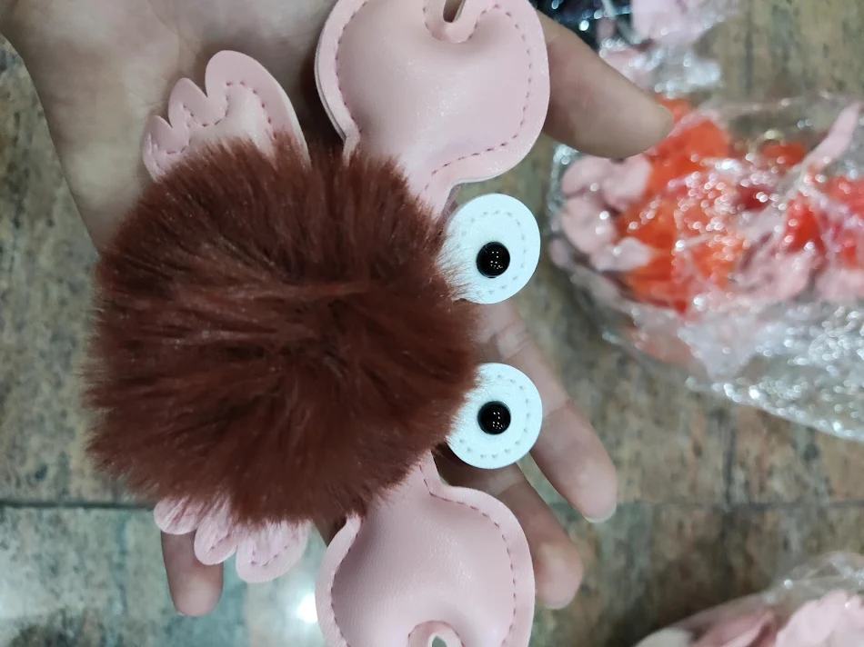 Chaveiro pingente de caranguejo fofo de desenho animado, ótimo para chaves, mochilas e bolsas. Adicione um toque divertido ao seu estilo.