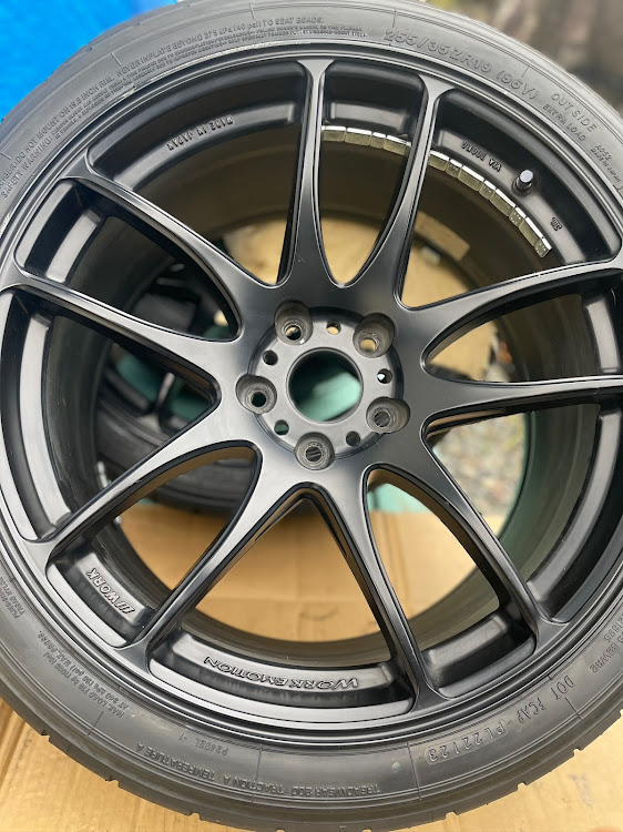 あいさんが投稿したタイヤ組み替え・ヨコハマADVAN・19インチ・サーキット仕様に関するカスタム事例の投稿画像1枚目