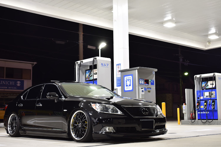 LSの和歌山・一眼レフ・和歌山のナナガン・ガソスタは盛れる・sc430に関するカスタム事例の投稿画像3枚目