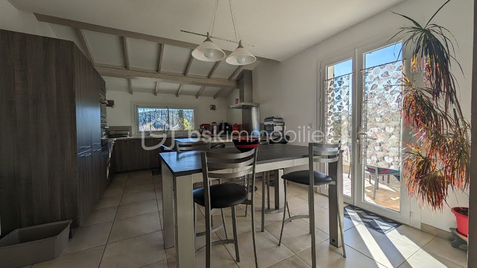 Vente villa 6 pièces 146 m² à Clermont-l'herault (34800), 365 000 €