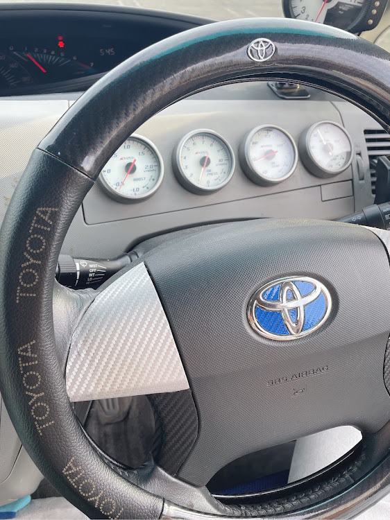 エスティマのTOYOTA・エスティマ・ポッチャマ・不思議な雲・暑い日でしたに関するカスタム事例の投稿画像3枚目