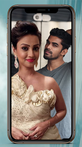 Selfie Photo with Adaa Khan – Adaa Wallpapers