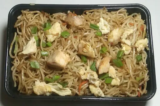 Scezuan Egg Chicken Hakka Noodles