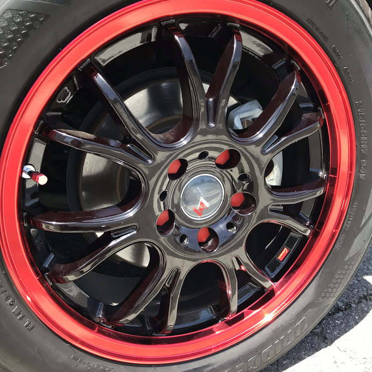 ジュークのホイール・洗車・赤・レッドに関するカスタム事例の投稿画像2枚目