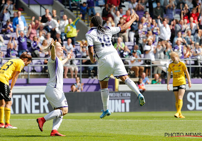 Feest in het Lotto Park: vrouwen Anderlecht winnen van Noorse sterrenploeg en mogen naar zestiende finales Champions League