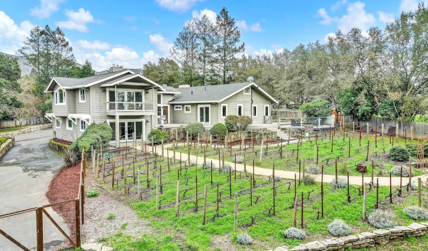 House with pool and garden Napa