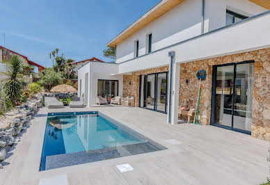 Villa avec piscine en bord de mer 5