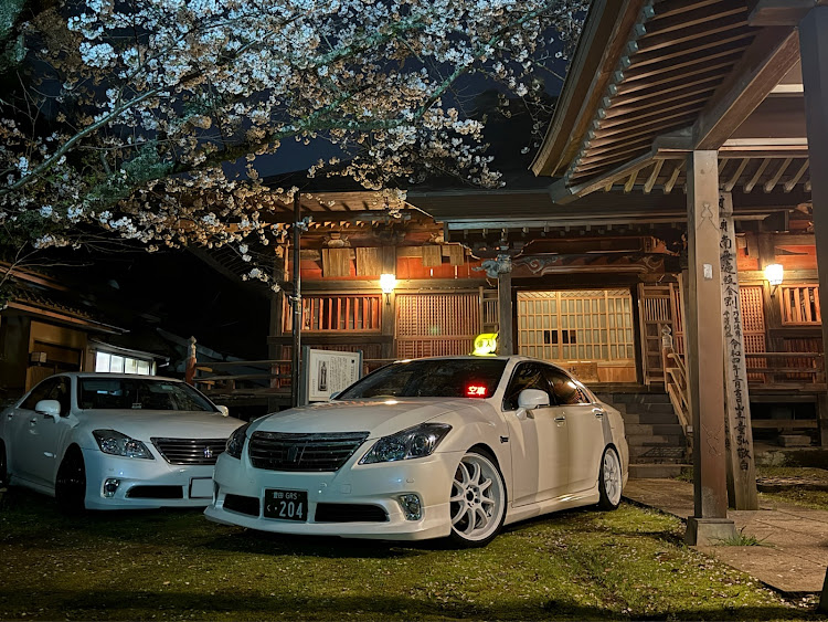 クラウンアスリートの4月もよろしくお願い致します🌸・桜と愛車・サクラと愛車・特別な許可を得て撮影しています。・オフ会に関するカスタム事例の投稿画像3枚目