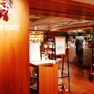 Eslite Café