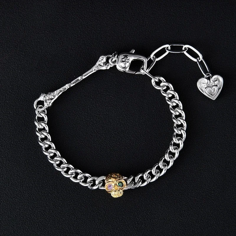 Skull Armband Dames Retro Heavy Industry Distressed. Een stoer en opvallend accessoire met een vintage uitstraling, perfect voor een individuele stijl en duurzaam.