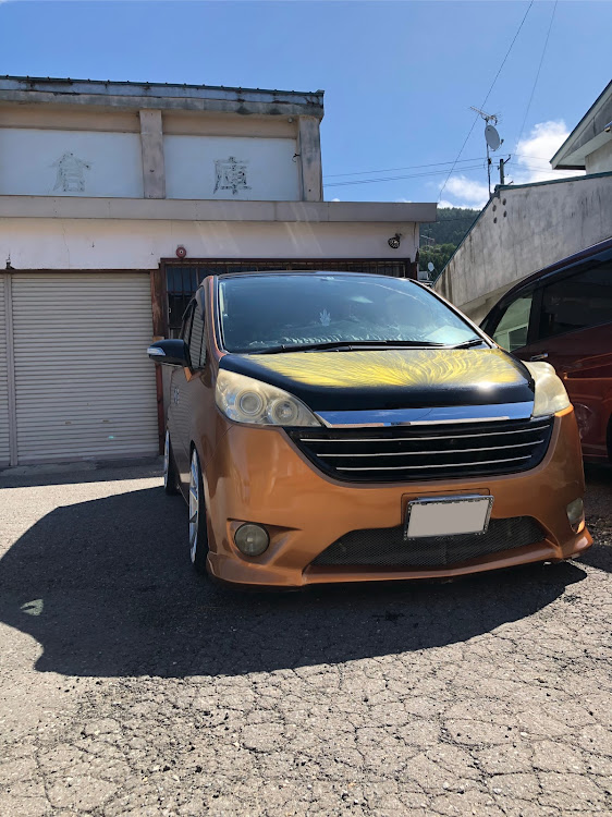 ステップワゴンのホイール交換・車高調整・DIY・洗車・オフ会に関するカスタム事例の投稿画像1枚目