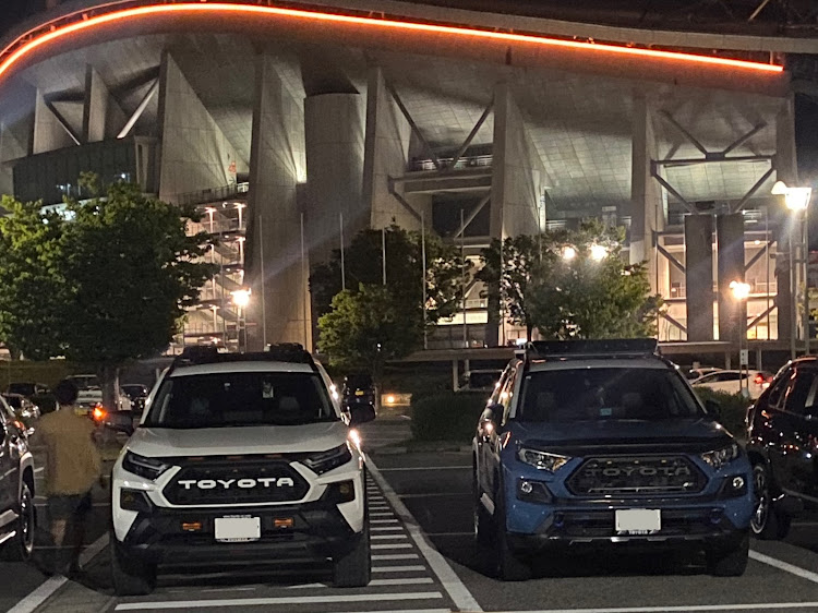 RAV4のプチオフ会・豊田スタジアム・みなさまありがとうございました😊・いつもいいね＆コメントありがとうございます🥰・初参加のオフ会に関するカスタム事例の投稿画像3枚目