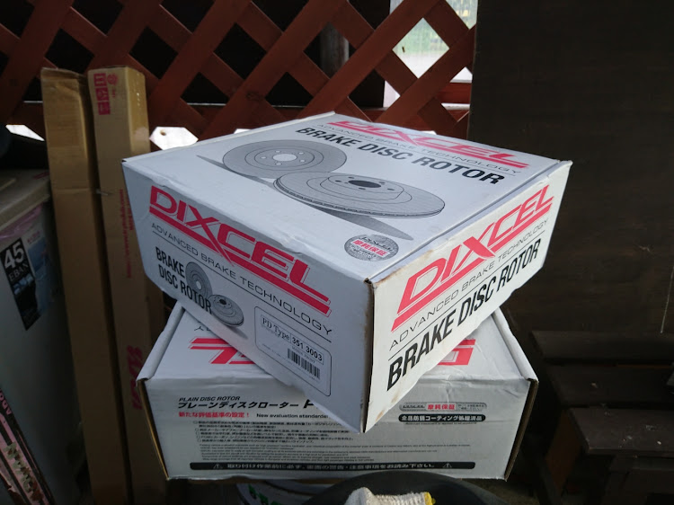 RX-7のDIY・タイヤ交換・車高調整・ブレーキパッド交換に関するカスタム事例の投稿画像7枚目