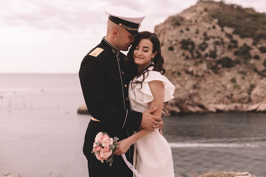 Fotografo di matrimoni Kristina Alferova (alphadelaet). Foto del 22 luglio 2021