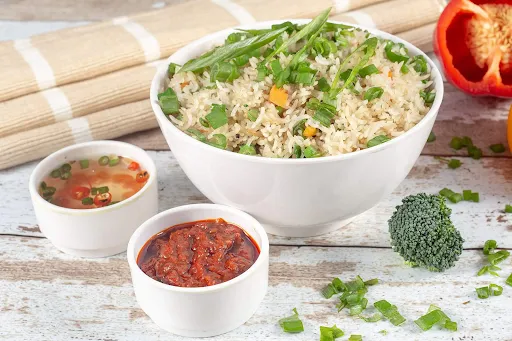 Veg Fried Rice With Coke Soft Beverage [750 Ml]