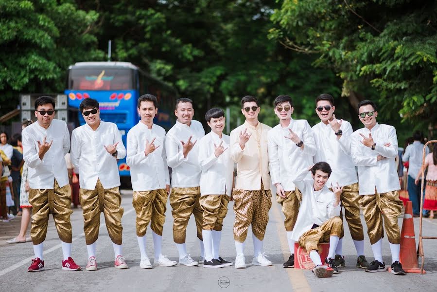 Fotógrafo de casamento Prapol Konjen (tumsuphanphoto). Foto de 8 de setembro 2020