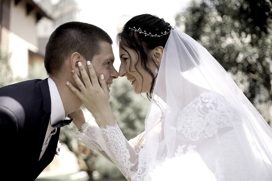 ช่างภาพงานแต่งงาน Artem Konoplyanko (artemkonoplianko) ภาพเมื่อ 19 มิถุนายน 2019