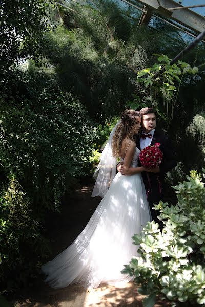 Fotógrafo de casamento Viktoriya Batalina (batalinavk1996). Foto de 8 de janeiro 2019