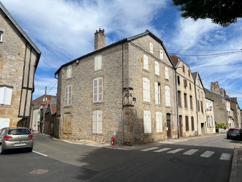 Vente maison 12 pièces 260 m² à Langres (52200), 120 000 €