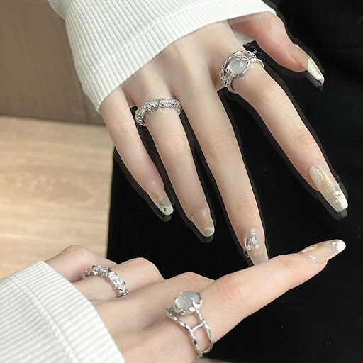 Title 7, Special-interest Design Moonstone Rhinestone Zi...