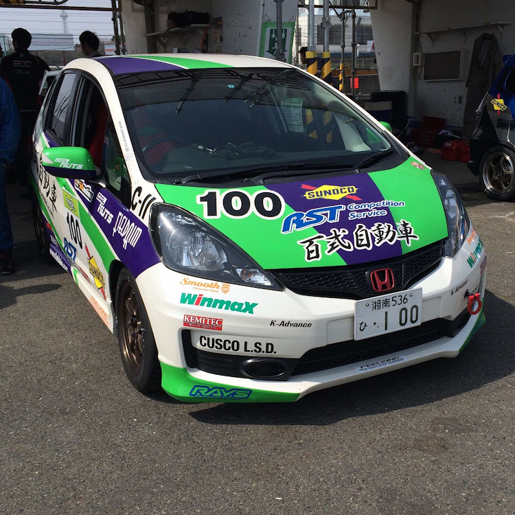 フィットのリアパッド交換・スライドピンもチェック・ピストン固着無し・スライドピンも固着無しに関するカスタム事例の投稿画像5枚目