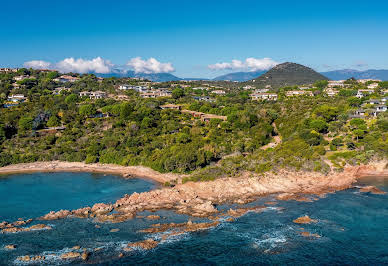 Villa en bord de mer avec jardin 3