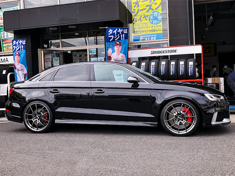 RS3 セダンのRAYS VOLKRACING G025・アウディRS3セダン・Audi RS3