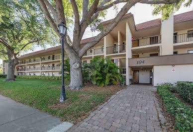 Apartment with pool 2