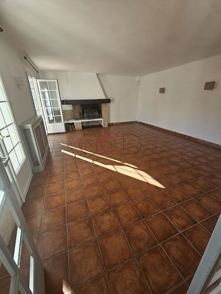 Location  villa 5 pièces 174.99 m² à Saint-Marc-Jaumegarde (13100), 2 800 €