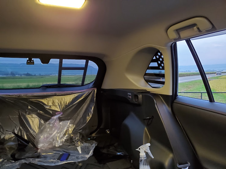 RAV4のスモークフィルム施工・DIYに関するカスタム事例の投稿画像3枚目