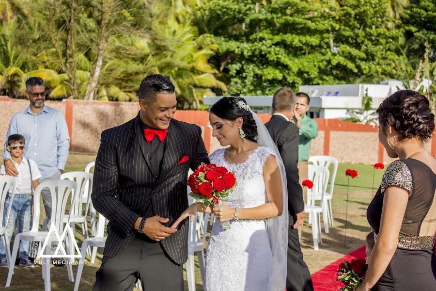 Fotógrafo de casamento Joy Cortes (multimediaartpr). Foto de 27 de dezembro 2018