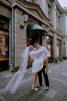 Bröllopsfotograf Irina Kolesnikova (rikonavt). Foto av 14 november 2023
