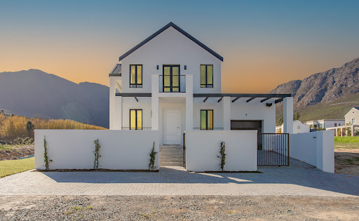 House with pool 1