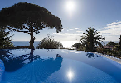 Maison avec piscine et terrasse 4