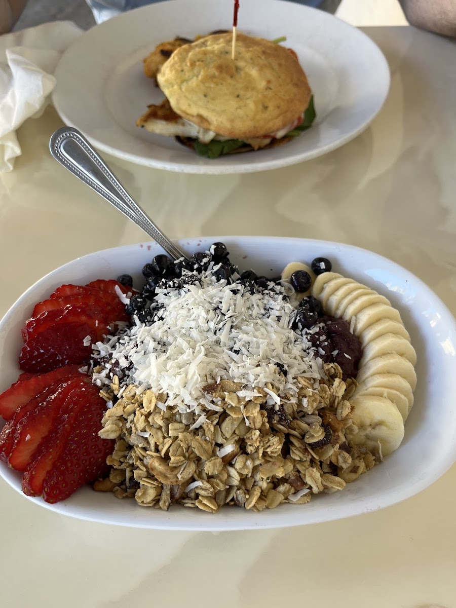 Acai bowl