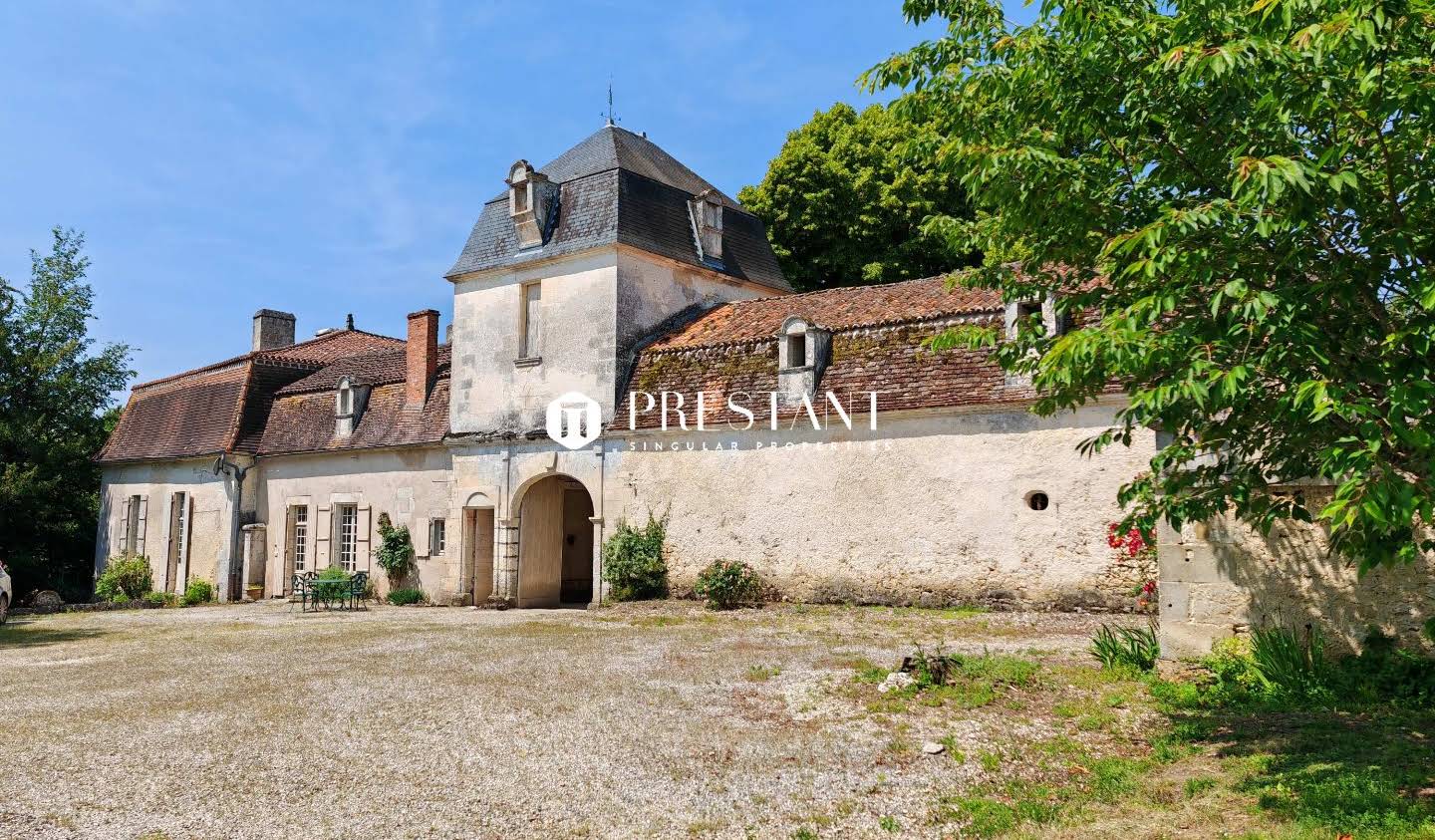 Propriété avec piscine Brantôme