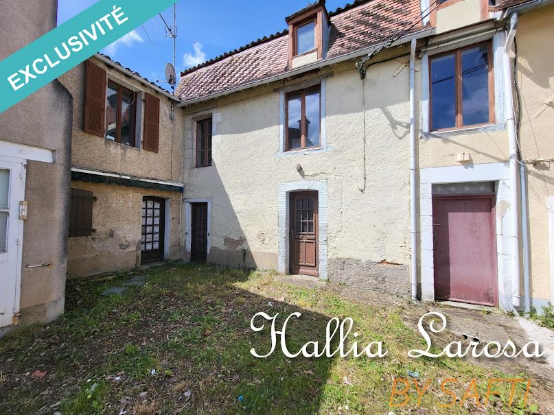 Vente maison 5 pièces 170 m² à Montmorillon (86500), 69 000 €