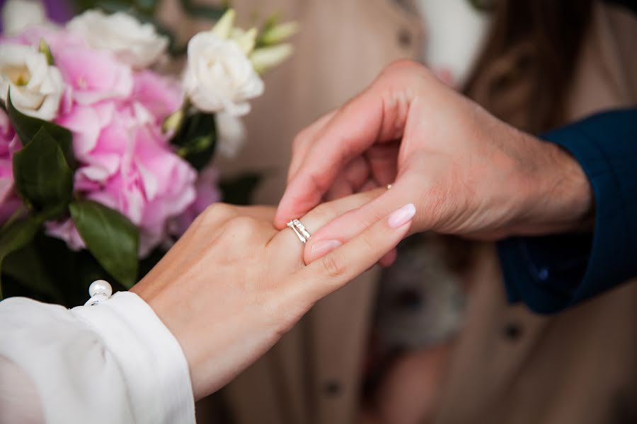 Wedding photographer Yuliya Borisova (juliasweetkadr). Photo of 14 May 2021