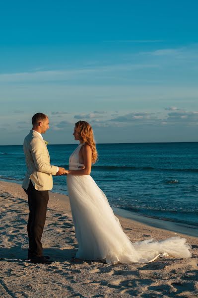 Fotógrafo de casamento Dasha Saveleva (savelieva). Foto de 19 de dezembro 2017