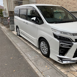 ヴォクシー ZRR80W