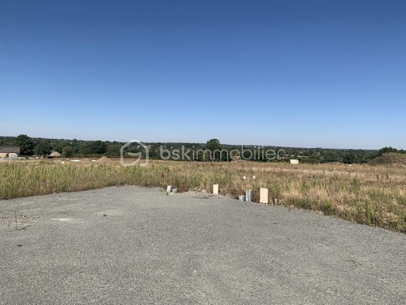 Vente terrain  880 m² à Pompaire (79200), 56 000 €