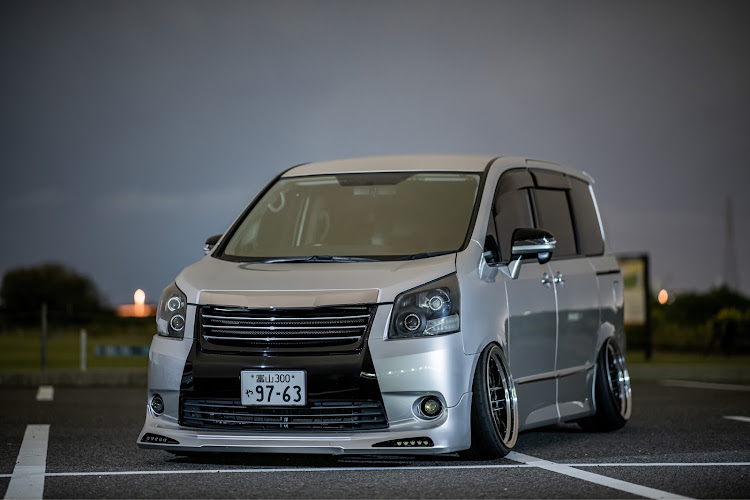 ノアのアウトリップ・エロ脚❤️・ナナニッパ愛好会・写真の好み🤔・70straight lineに関するカスタム事例の投稿画像2枚目