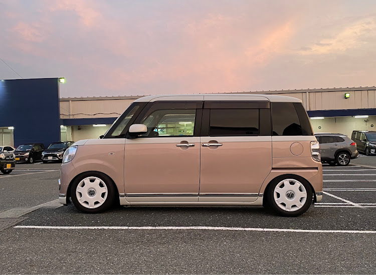 ムーヴキャンバスの車高調整・ホイール交換に関するカスタム事例の投稿画像2枚目