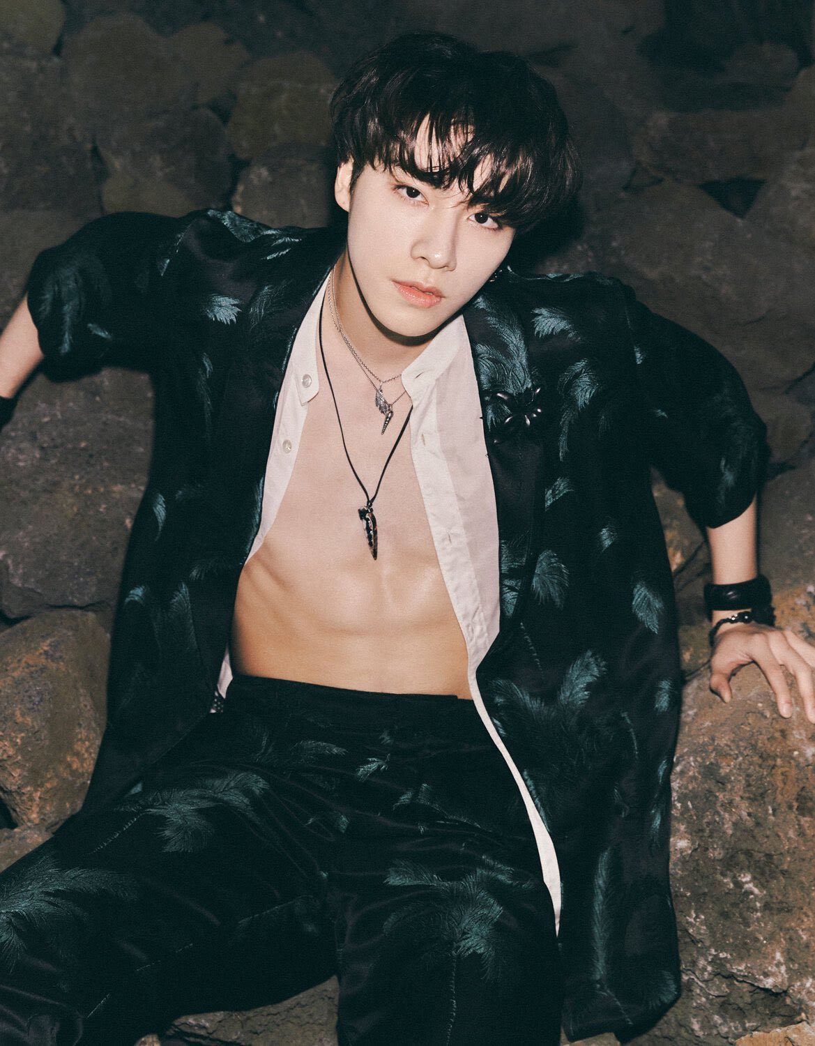 wayv nct xiaojun abs dazed korea