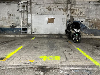 parking à Paris 12ème (75)