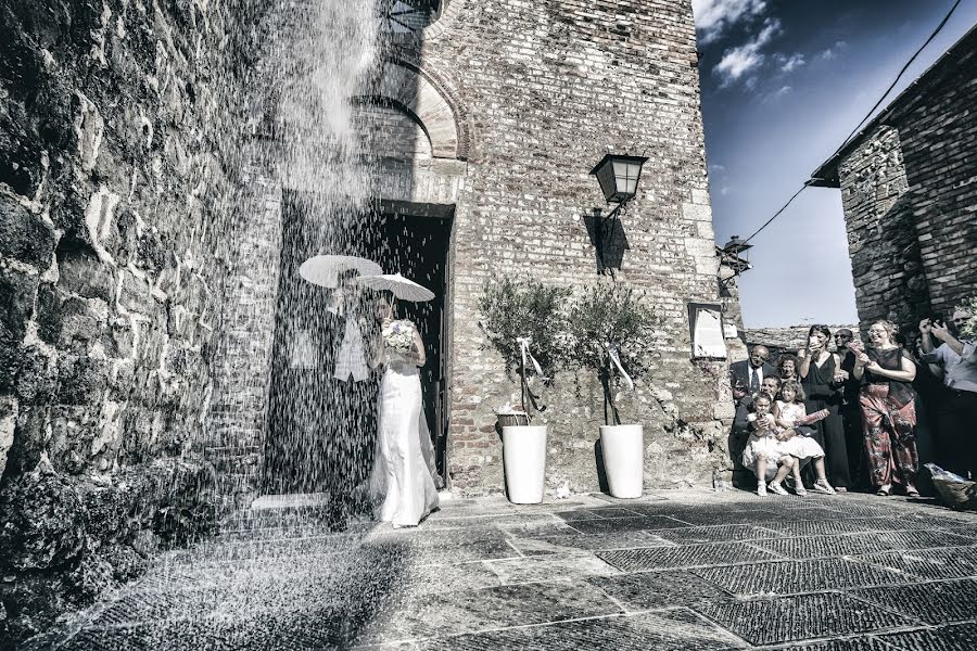 Fotografo di matrimoni Gaetano Longo (primopianocolle). Foto del 11 luglio 2019