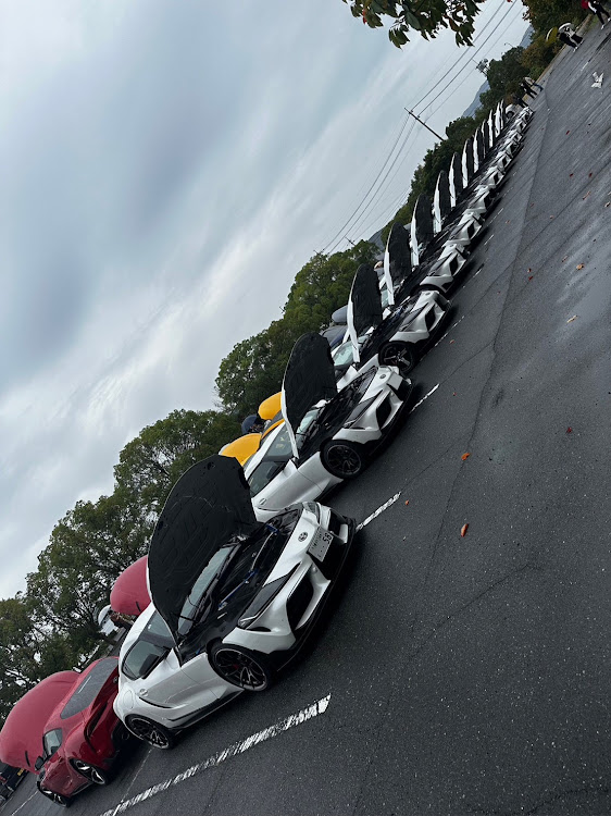 スープラのG025・RECARO・ASM・MOMOステ・MTお疲れ様でしたに関するカスタム事例の投稿画像4枚目