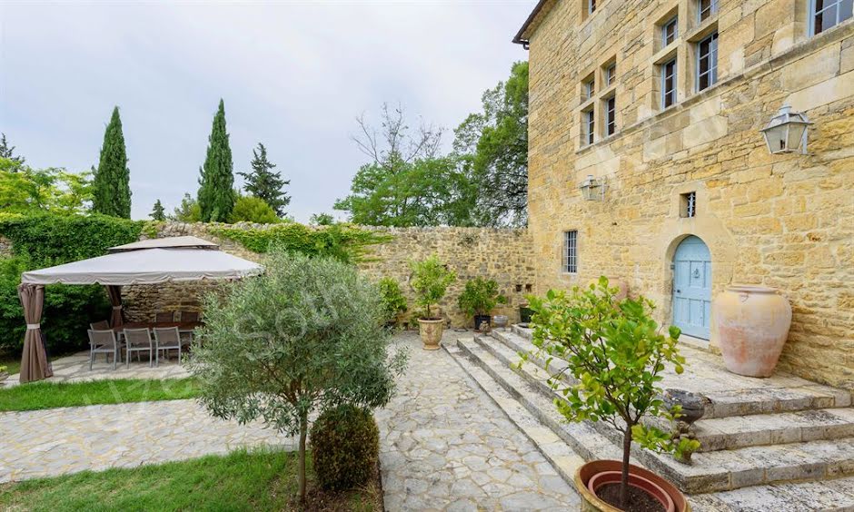 Vente château 16 pièces 700 m² à Barjac (30430), 1 895 000 €