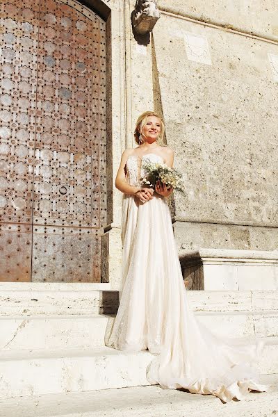 Fotógrafo de casamento Aleksandra Golubeva (aleksandra97). Foto de 20 de março 2019